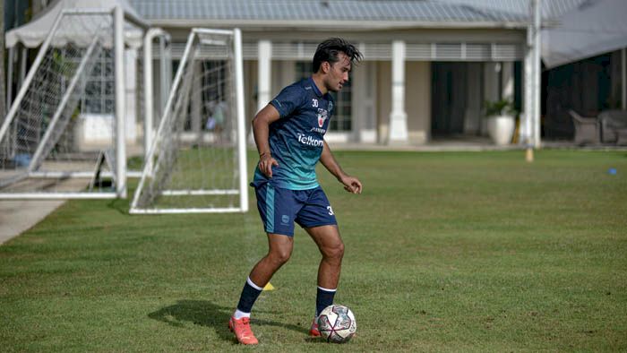 Ungkapan Perasaan Ezra Walian Setelah Kembali ke Persib